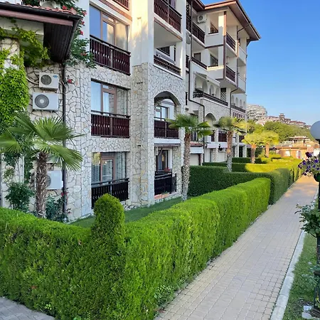Marina Dinevi View Szveti Vlasz