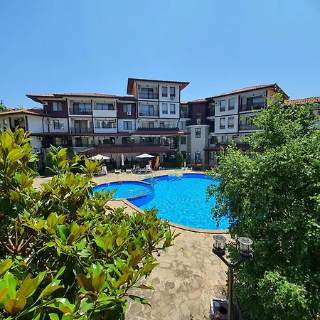 Marina Dinevi View