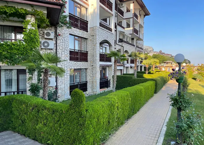 Marina Dinevi View Szveti Vlasz