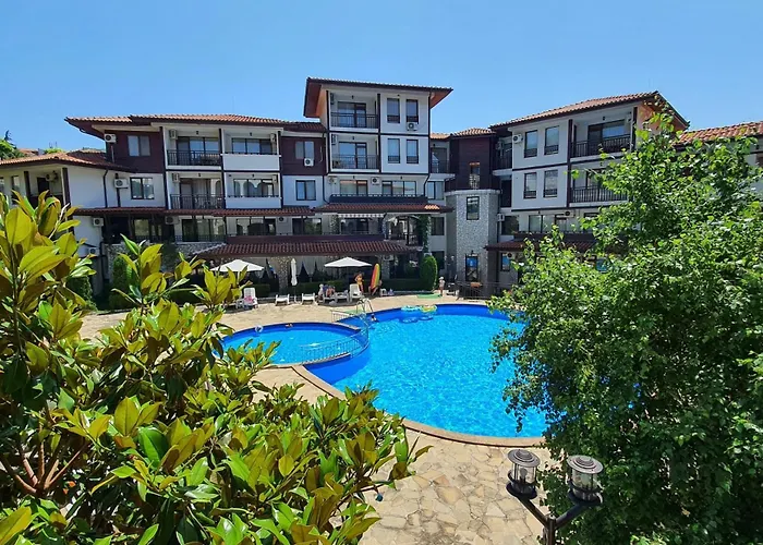 Marina Dinevi View